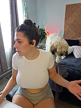 Ellie-L-Elizabeth online show from February 28, 2026, 4:39 pm