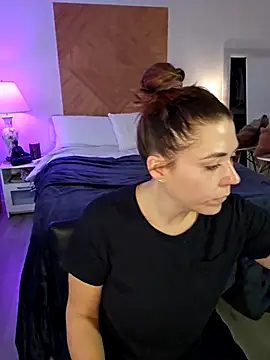 Ellie-L-Elizabeth online show from November 20, 2025, 5:13 pm