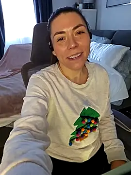 Snapshot of Ellie-L-Elizabeth chatting on December 20, 2024, 7:17 pm Ellie-L-Elizabeth online show from December 20, 2024, 7:17 pm