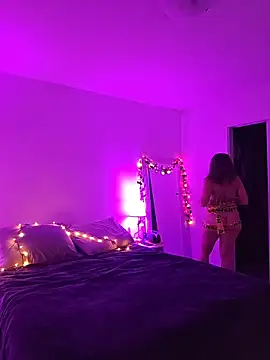 Ellie-L-Elizabeth online show from October 18, 2025, 4:47 am