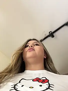 lunablossom  online show from March 3, 2026, 7:43 pm