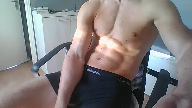 RamonJoosse2002 online show from May 15, 2026, 12:03 pm