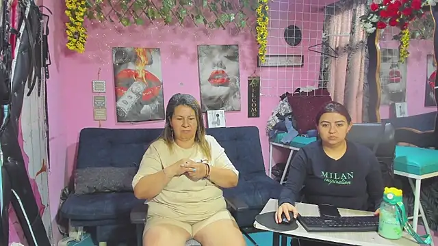 lesbiancuple online show from May 28, 2026, 12:22 pm