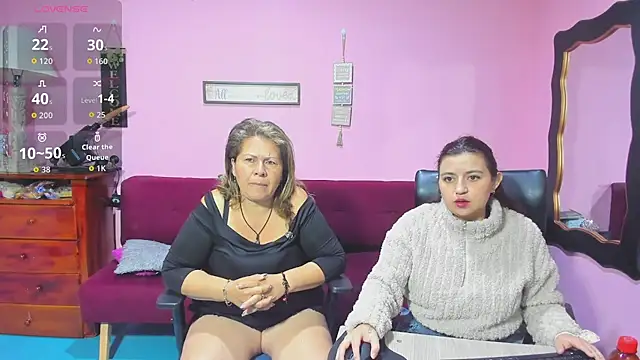 lesbiancuple online show from November 30, 2025, 10:49 am