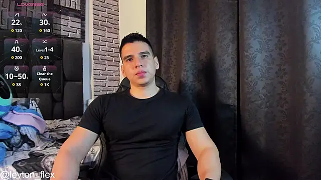 Snapshot of leyton_flex chatting on February 7, 2025, 12:20 am leyton flex online show from February 7, 2025, 12:20 am