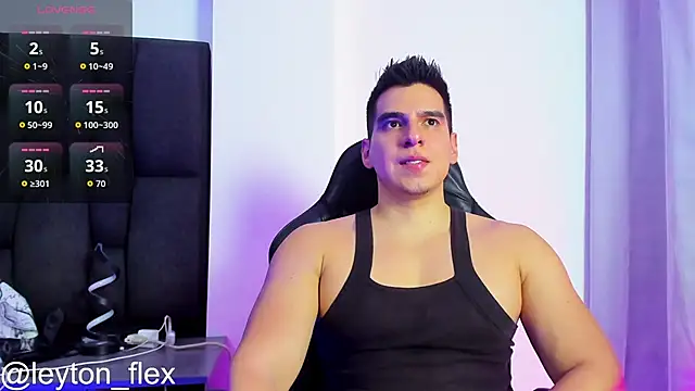 Snapshot of leyton_flex chatting on October 6, 2025, 11:27 pm leyton flex online show from October 6, 2025, 11:27 pm