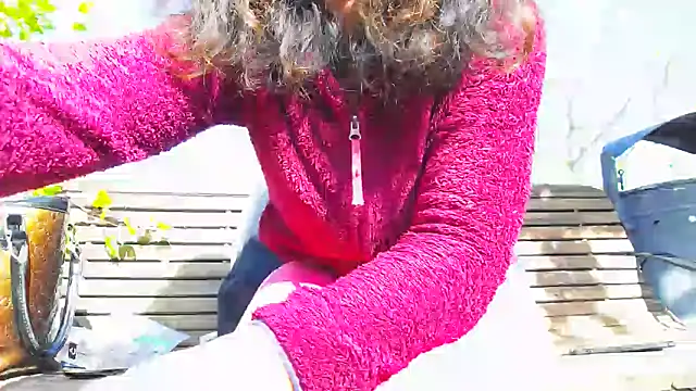 Snapshot of SquirtyMellissaLabia chatting on October 31, 2025, 8:00 am SquirtyMellissaLabia online show from October 31, 2025, 8:00 am