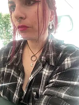 Snapshot of LunaMoongirl chatting on October 1, 2025, 10:09 am LunaMoongirl online show from October 1, 2025, 10:09 am