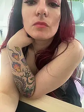 LunaMoongirl online show from March 12, 2026, 1:26 pm