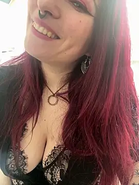 LunaMoongirl online show from November 5, 2025, 1:36 pm