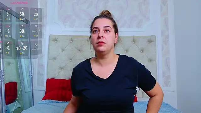 Snapshot of KarinaNoir chatting on September 24, 2025, 4:19 am KarinaNoir online show from September 24, 2025, 4:19 am