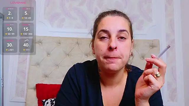 Snapshot of KarinaNoir chatting on September 10, 2025, 3:49 am KarinaNoir online show from September 10, 2025, 3:49 am