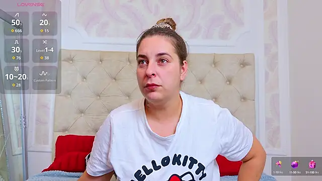 Snapshot of KarinaNoir chatting on September 23, 2025, 3:02 am KarinaNoir online show from September 23, 2025, 3:02 am