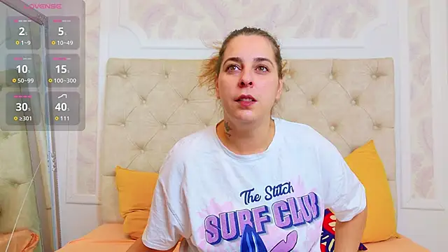 Snapshot of KarinaNoir chatting on October 21, 2025, 3:28 am KarinaNoir online show from October 21, 2025, 3:28 am