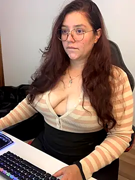 kayortiiz online show from October 8, 2025, 10:21 pm