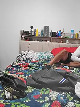 hotfine26 online show from October 18, 2025, 2:24 am