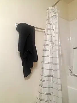 yellowwetfox online show from February 8, 2026, 5:32 pm