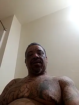 yellowwetfox online show from April 10, 2026, 4:25 pm