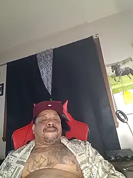 yellowwetfox online show from March 2, 2025, 1:31 pm