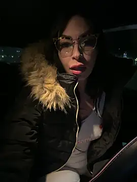 annablisss online show from February 4, 2025, 12:11 pm