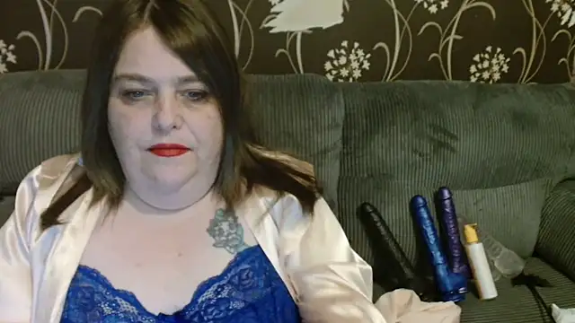 Snapshot of HouseWifeWhore_Milf chatting on October 14, 2025, 5:02 pm HouseWifeWhore Milf online show from October 14, 2025, 5:02 pm