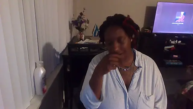 markquanna online show from September 12, 2025, 6:35 am
