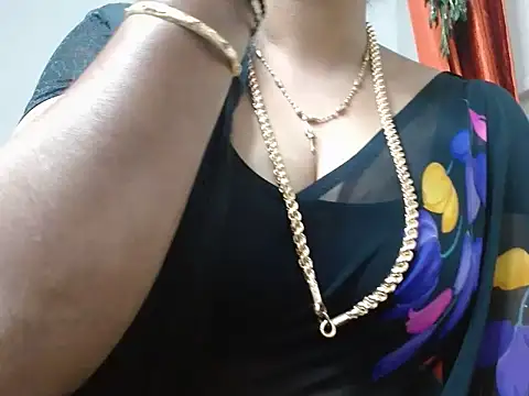 Snapshot of tamilharini chatting on September 19, 2025, 7:01 am tamilharini online show from September 19, 2025, 7:01 am