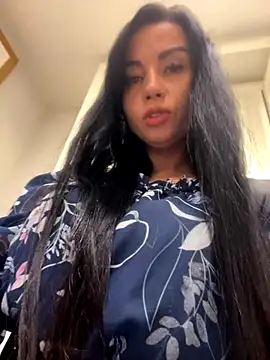 Snapshot of CrazzyChicks chatting on September 27, 2025, 7:14 am CrazzyChicks online show from September 27, 2025, 7:14 am