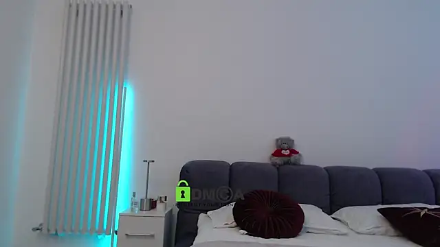 kissabellaa online show from March 28, 2026, 7:37 pm