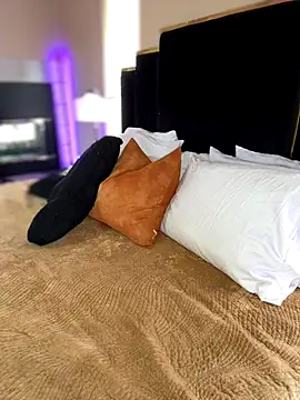 Snapshot of KarissaChantelle chatting on October 10, 2025, 6:09 pm KarissaChantelle online show from October 10, 2025, 6:09 pm