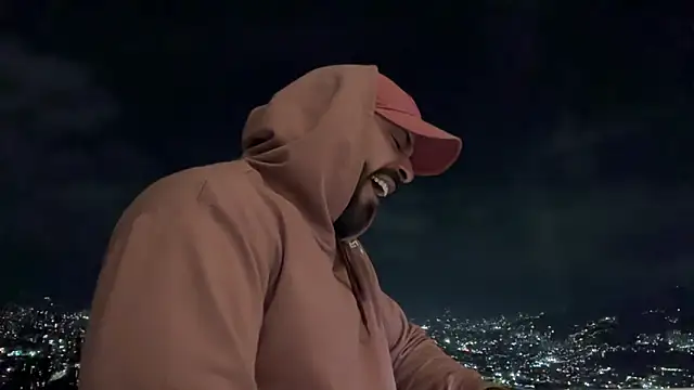 Snapshot of romeolovedark chatting on March 10, 2025, 1:01 am romeolovedark online show from March 10, 2025, 1:01 am