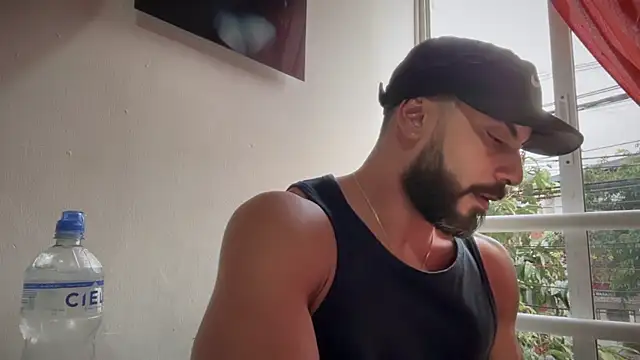 Snapshot of romeolovedark chatting on October 28, 2025, 10:20 pm romeolovedark online show from October 28, 2025, 10:20 pm