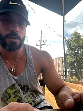 Snapshot of romeolovedark chatting on October 6, 2025, 5:35 pm romeolovedark online show from October 6, 2025, 5:35 pm