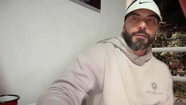 Snapshot of romeolovedark chatting on October 15, 2025, 4:44 am romeolovedark online show from October 15, 2025, 4:44 am