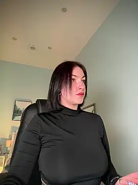 IvyHoney online show from February 4, 2025, 3:04 pm