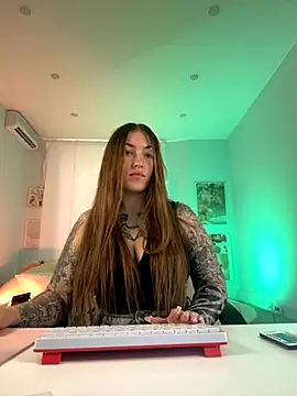 IvyHoney online show from September 12, 2025, 9:20 am