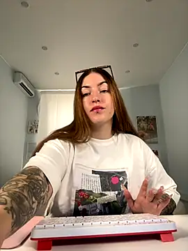 IvyHoney online show from September 9, 2025, 8:46 am