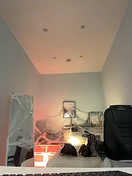 IvyHoney online show from October 22, 2025, 11:42 am