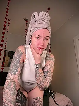 IvyHoney online show from February 12, 2025, 7:02 am