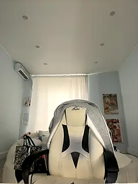 IvyHoney online show from September 28, 2025, 7:48 am