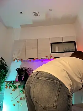 IvyHoney online show from October 16, 2025, 8:11 am