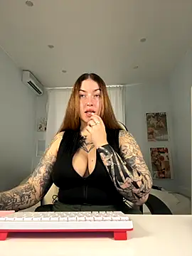 IvyHoney online show from September 16, 2025, 7:42 am