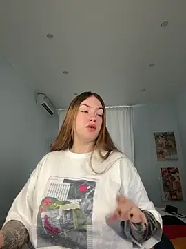 IvyHoney online show from October 5, 2025, 7:43 am