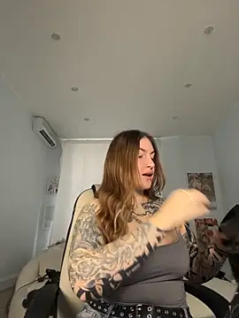 IvyHoney online show from October 17, 2025, 11:23 am