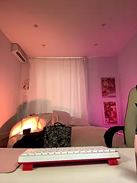 IvyHoney online show from October 19, 2025, 8:39 am