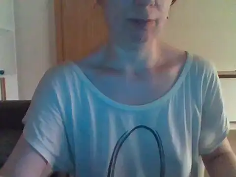 Moi Lina online show from August 7, 2026, 11:22 pm