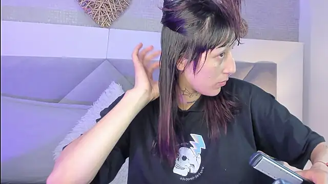 Mariana Joness online show from March 16, 2026, 2:52 am