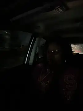 Snapshot of ChocolateBuns101 chatting on January 19, 2025, 6:09 am ChocolateBuns101 online show from January 19, 2025, 6:09 am