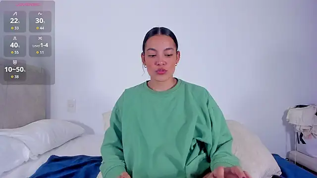 TIFFANYRUSSO online show from November 24, 2025, 4:12 am