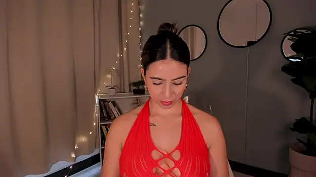 Snapshot of LiaPearce chatting on September 16, 2025, 12:28 pm LiaPearce online show from September 16, 2025, 12:28 pm